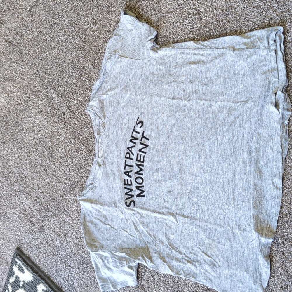 Sweatpants moment T-shirt